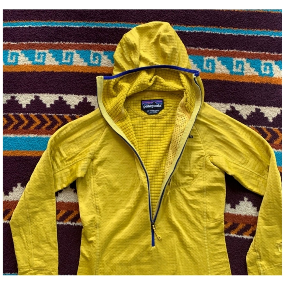 • SOLD• Patagonia R1 Pullover XS - Picture 2 of 13